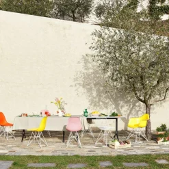 Eames Plastic Armchair DAR Gestell weiß