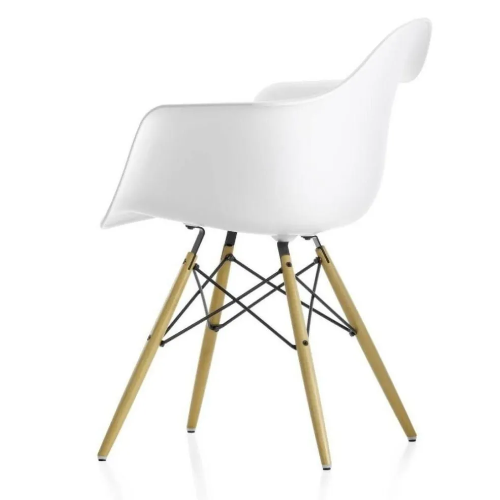 Eames Plastic Armchair DAW Ahorn gelblich