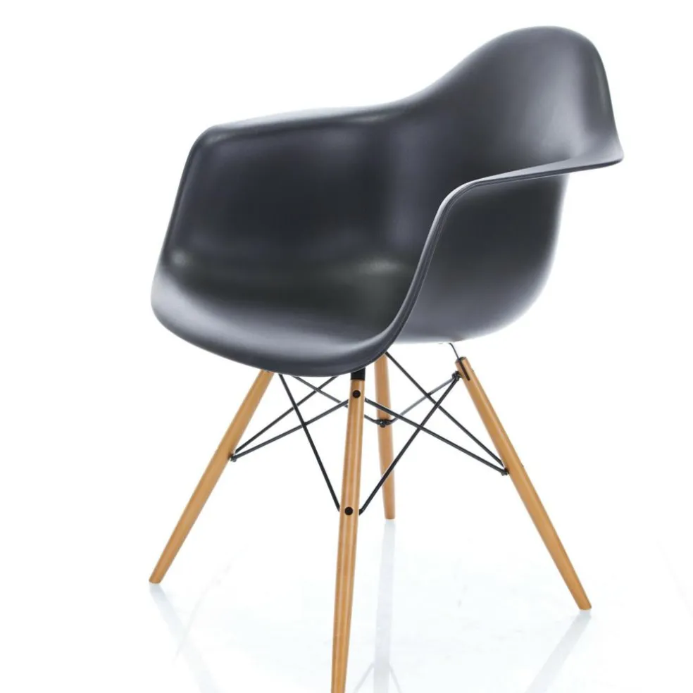 Eames Plastic Armchair DAW Ahorn gelblich