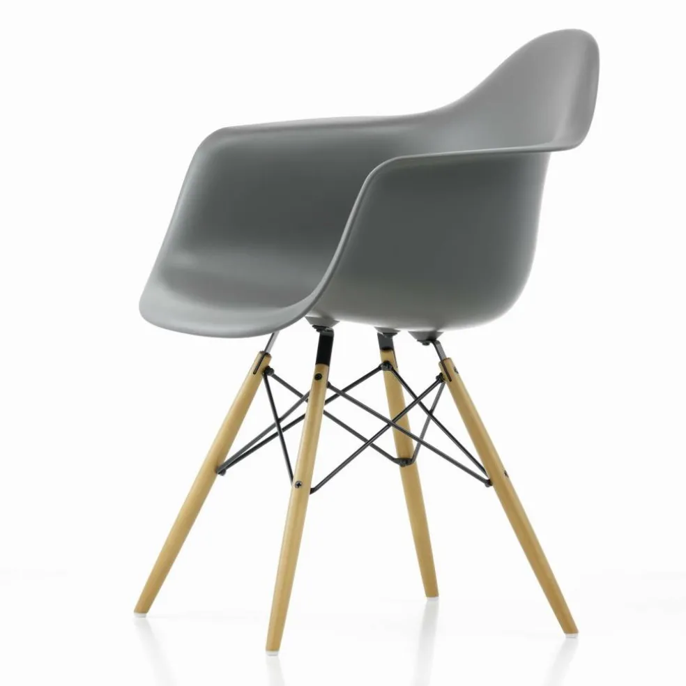Eames Plastic Armchair DAW Ahorn gelblich