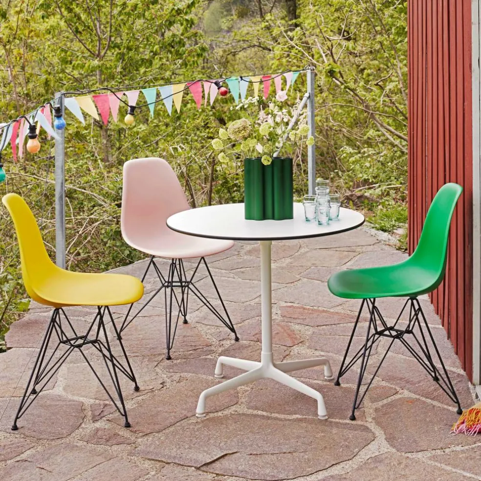 Eames Plastic Side Chair DSR Gestell schwarz