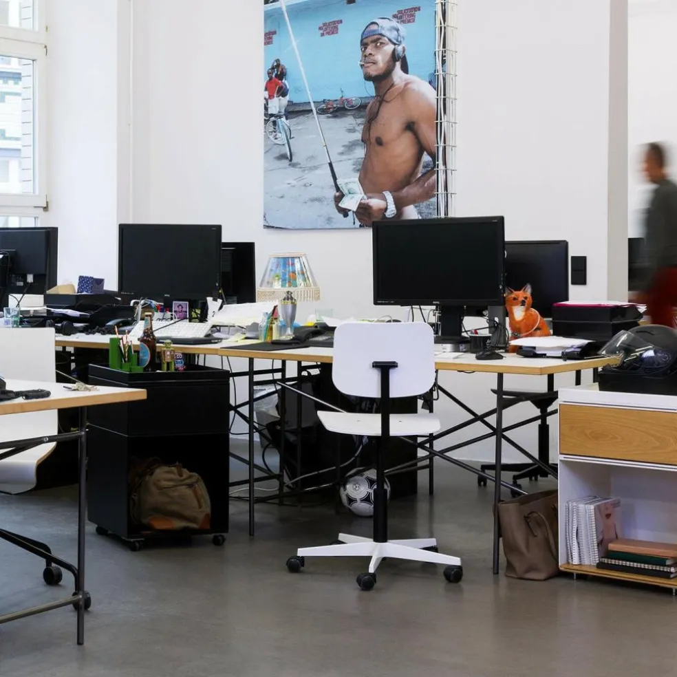 Eiermann 1 Tisch 160x80cm Gestell mittig 110x66x66cm