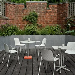 13Eighty Garten-Armlehnstuhl