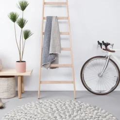 Ernie Filzkugelteppich