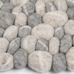 Ernie Filzkugelteppich