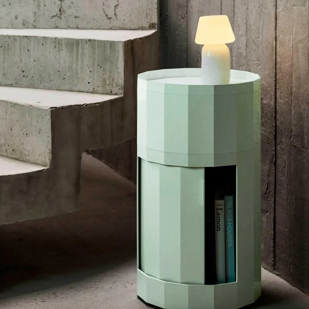 Facet Container hoch mit Füßen und Rollen