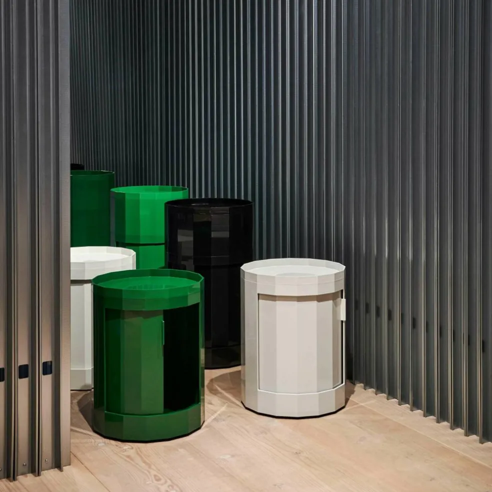 Facet Container hoch mit Füßen und Rollen