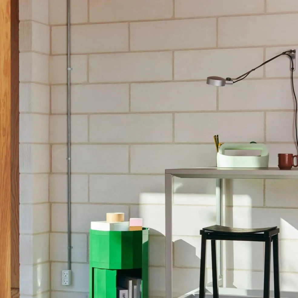 Facet Container hoch mit Füßen und Rollen