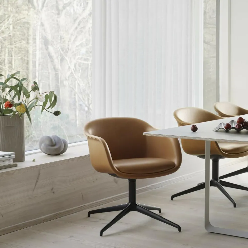 Fiber Conference Drehstuhl gepolstert Leder