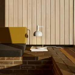 FJ Elements Tischleuchte