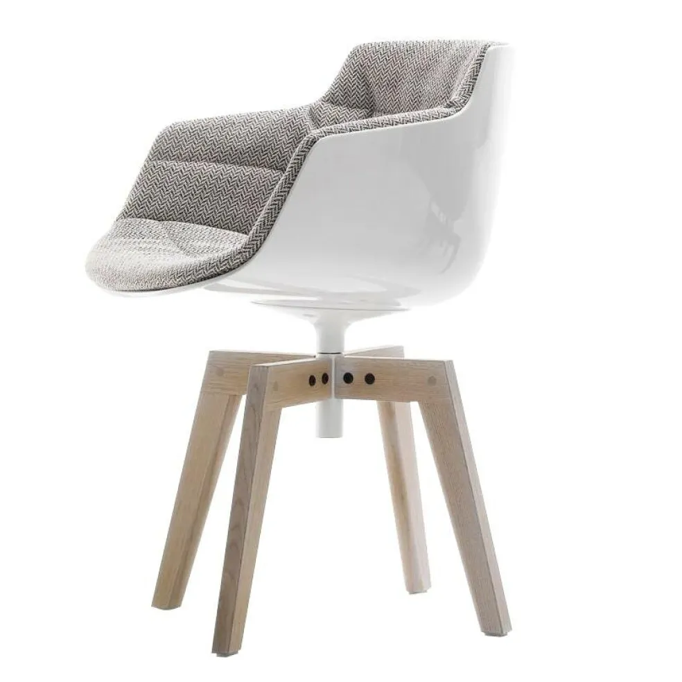 Flow Slim Armlehnstuhl Eiche gepolstert