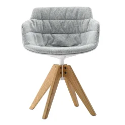 Flow Slim Armlehnstuhl Gestell Eiche VN gepolstert