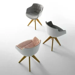 Flow Slim Armlehnstuhl Gestell Eiche VN gepolstert