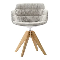 Flow Slim Armlehnstuhl Gestell Eiche VN gepolstert