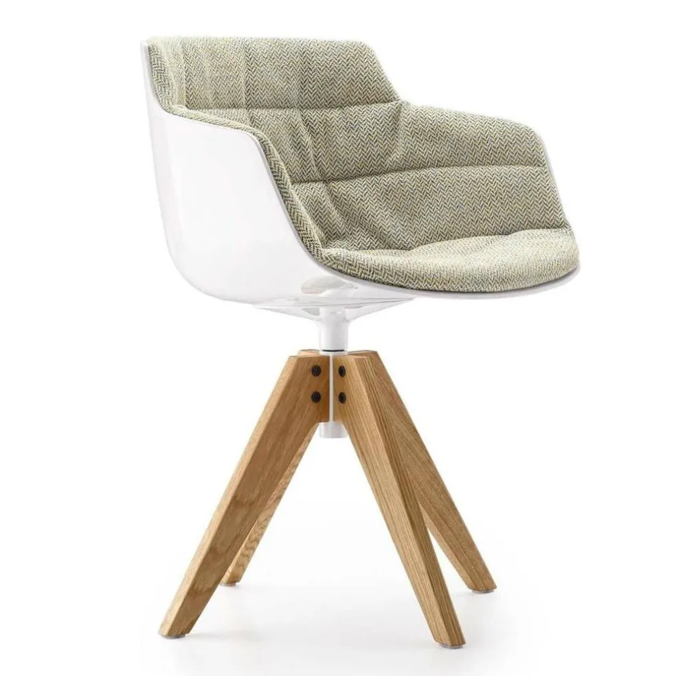 Flow Slim Armlehnstuhl Gestell Eiche VN gepolstert