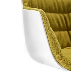 Flow Slim Armlehnstuhl Gestell Eiche VN gepolstert