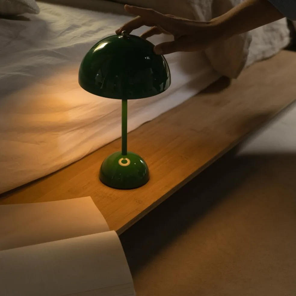 Flowerpot VP9 LED Akku Tischleuchte