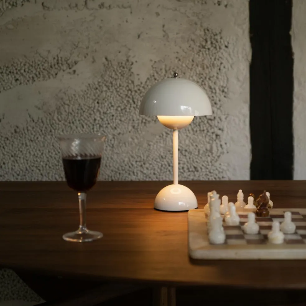 Flowerpot VP9 LED Akku Tischleuchte