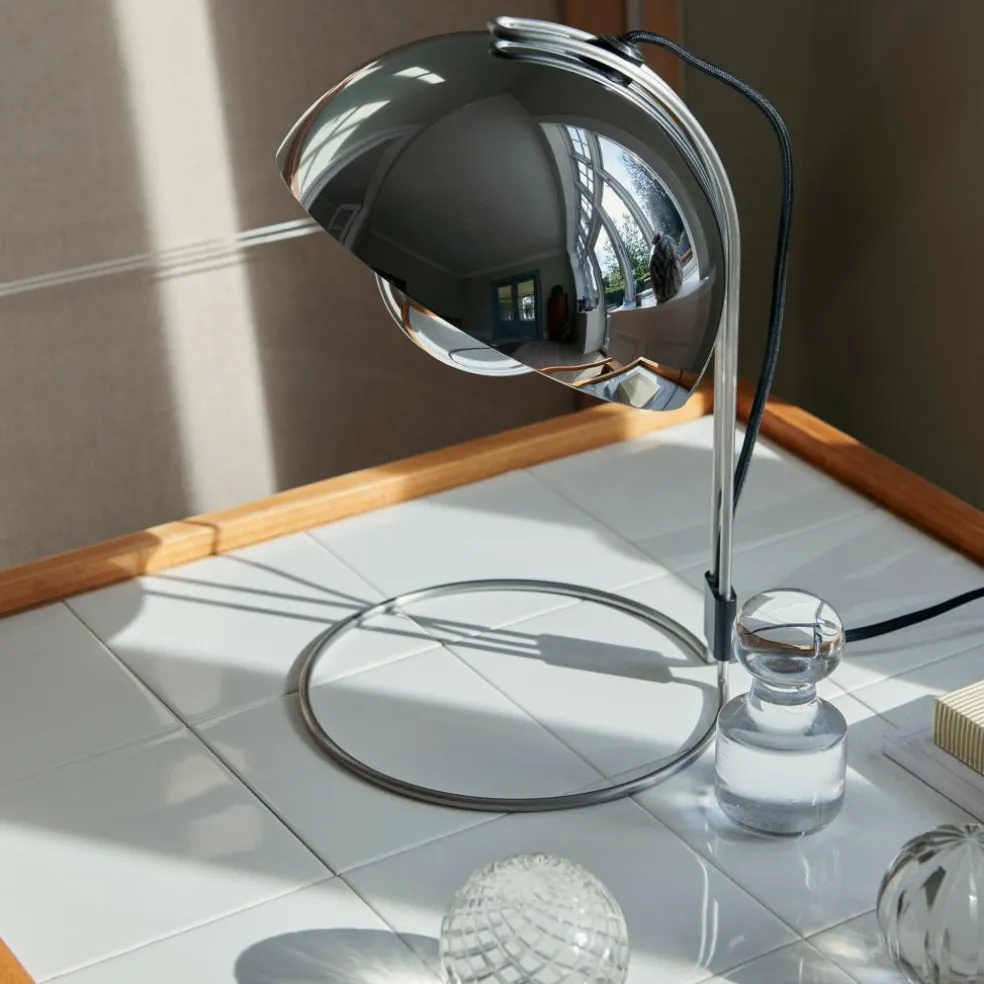 Flowerpot VP4 Tischleuchte