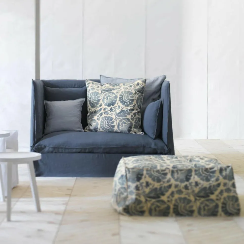 Ghost 08 Hocker / Ottomane