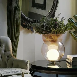 Giova Tischleuchte mit Blumenvase