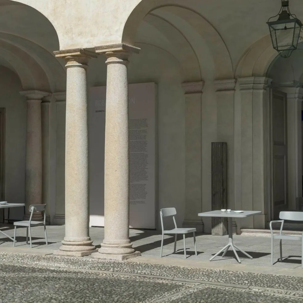 Grace Gartenarmlehnstuhl