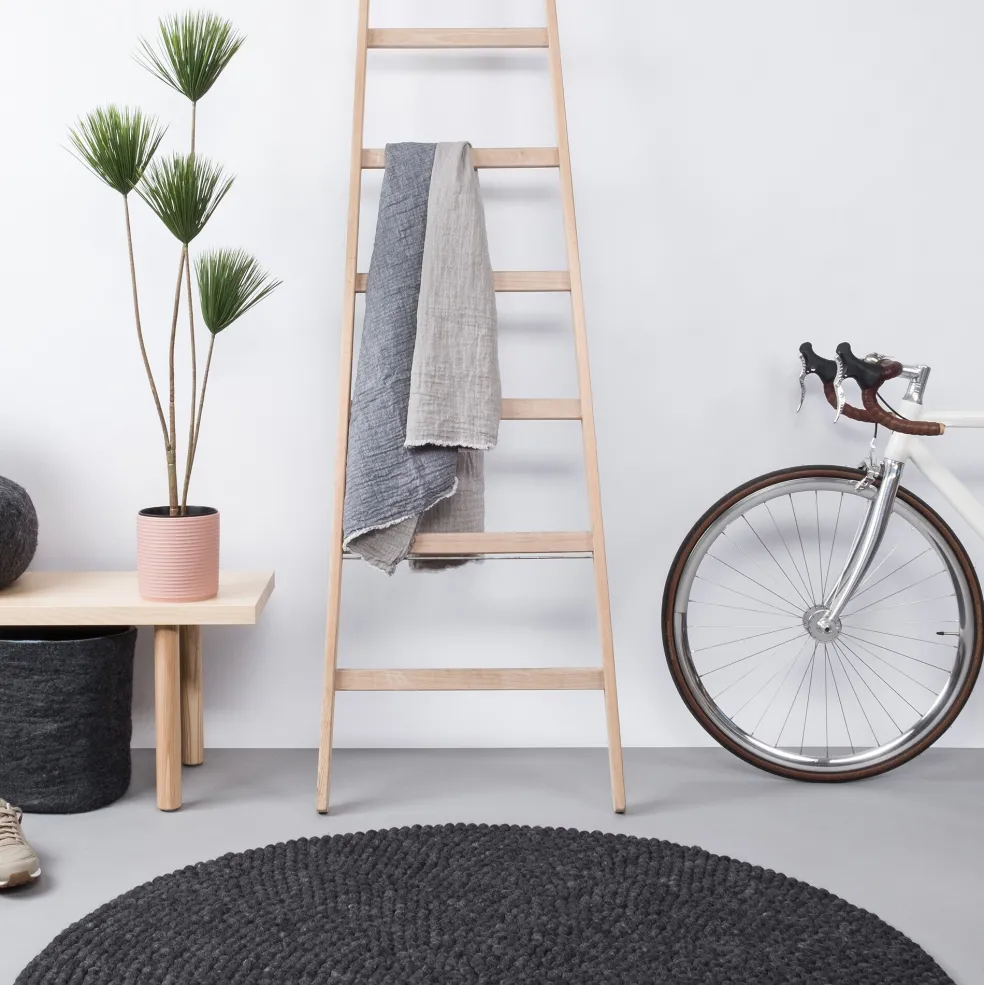 Hugo Filzkugelteppich