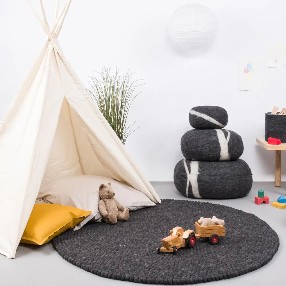 Hugo Filzkugelteppich