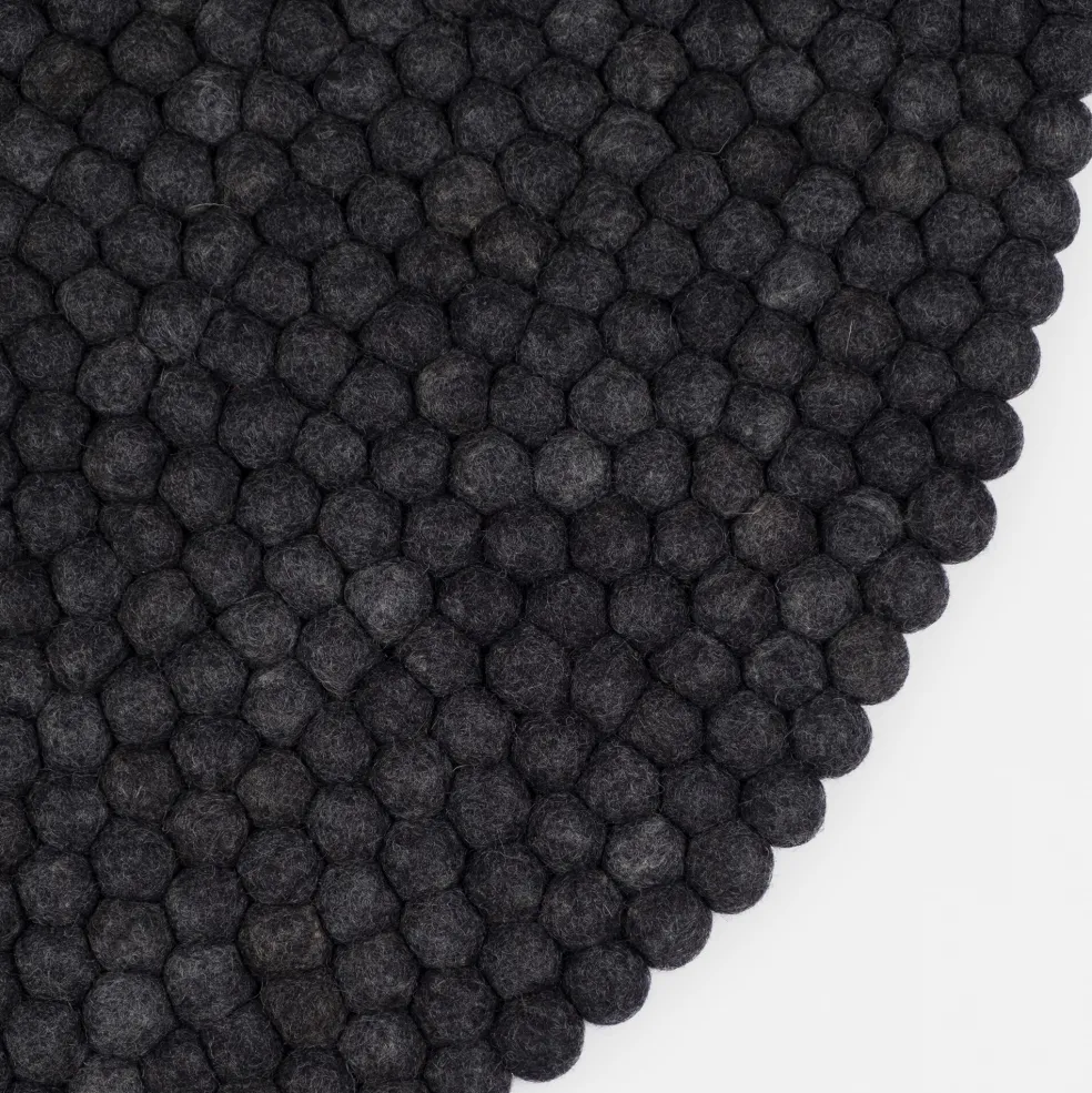 Hugo Filzkugelteppich