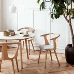 In Between SK2 Stuhl gepolstert Gestell Eiche