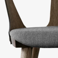 In Between SK2 Stuhl gepolstert Gestell Eiche