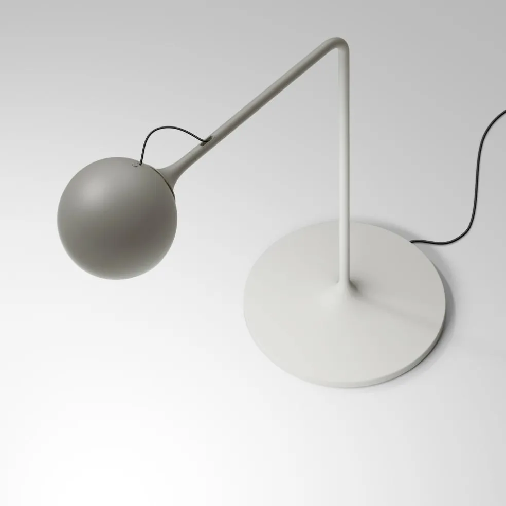 IXA LED Schreibtischleuchte