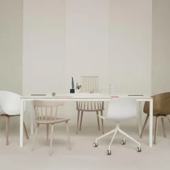 J110 Armlehnstuhl Buche