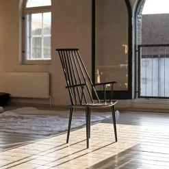 J110 Armlehnstuhl Buche