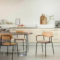 J182 Holmen Stuhl stapelbar