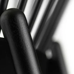 J166 Jørna Sessel Stoff Gestell schwarz