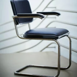 JS. THONET a personal Interpretation by Jil Sander S 64 P Serious Freischwinger Armlehnstuhl