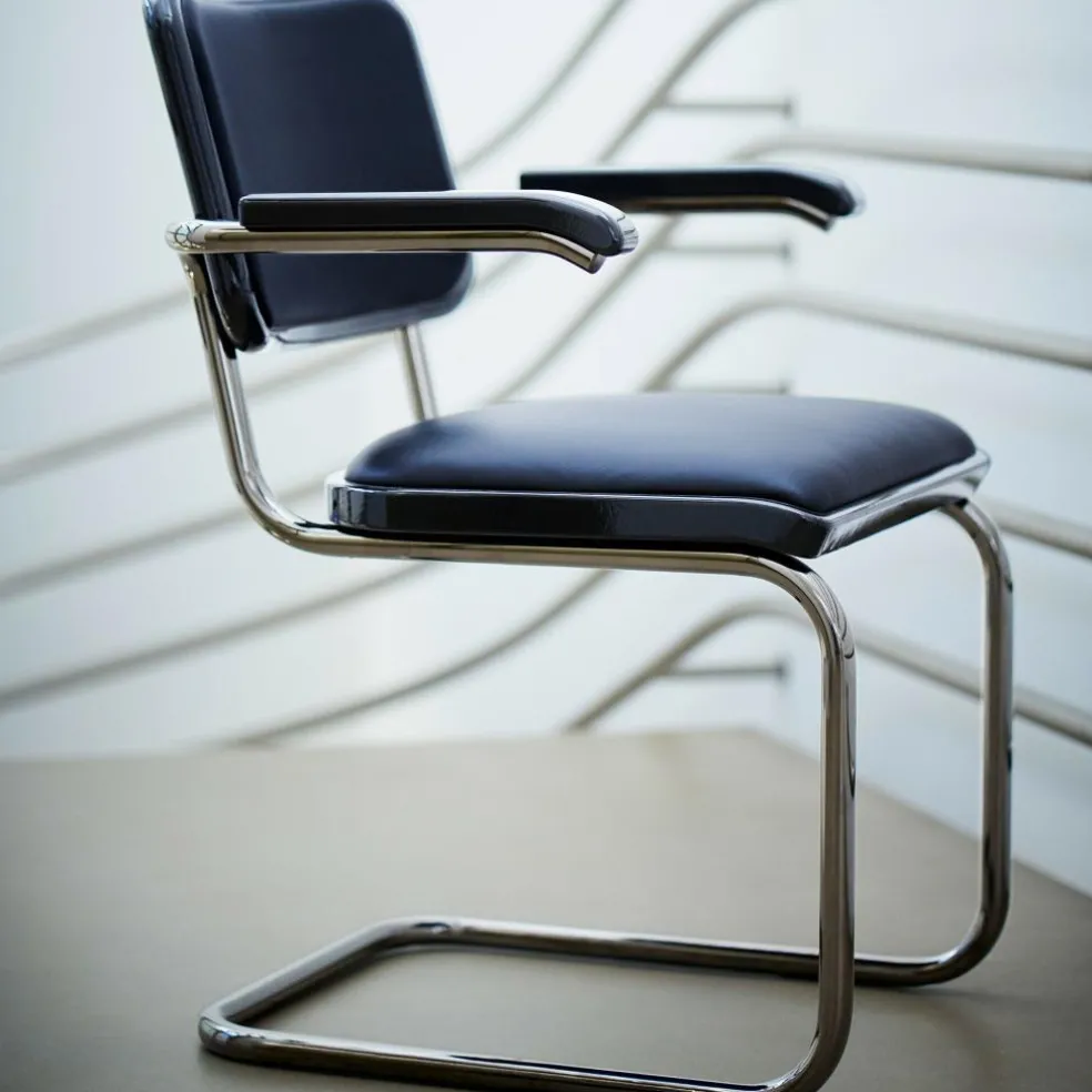 JS. THONET a personal Interpretation by Jil Sander S 64 P Serious Freischwinger Armlehnstuhl