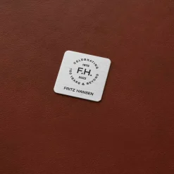 Jubiläumsedition 2022 Egg/Das Ei™ Fußhocker Leder