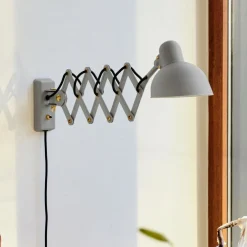 Kaiser Idell™ 6718-W Wand-/Scherenleuchte