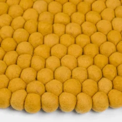 Klara Filzkugelteppich