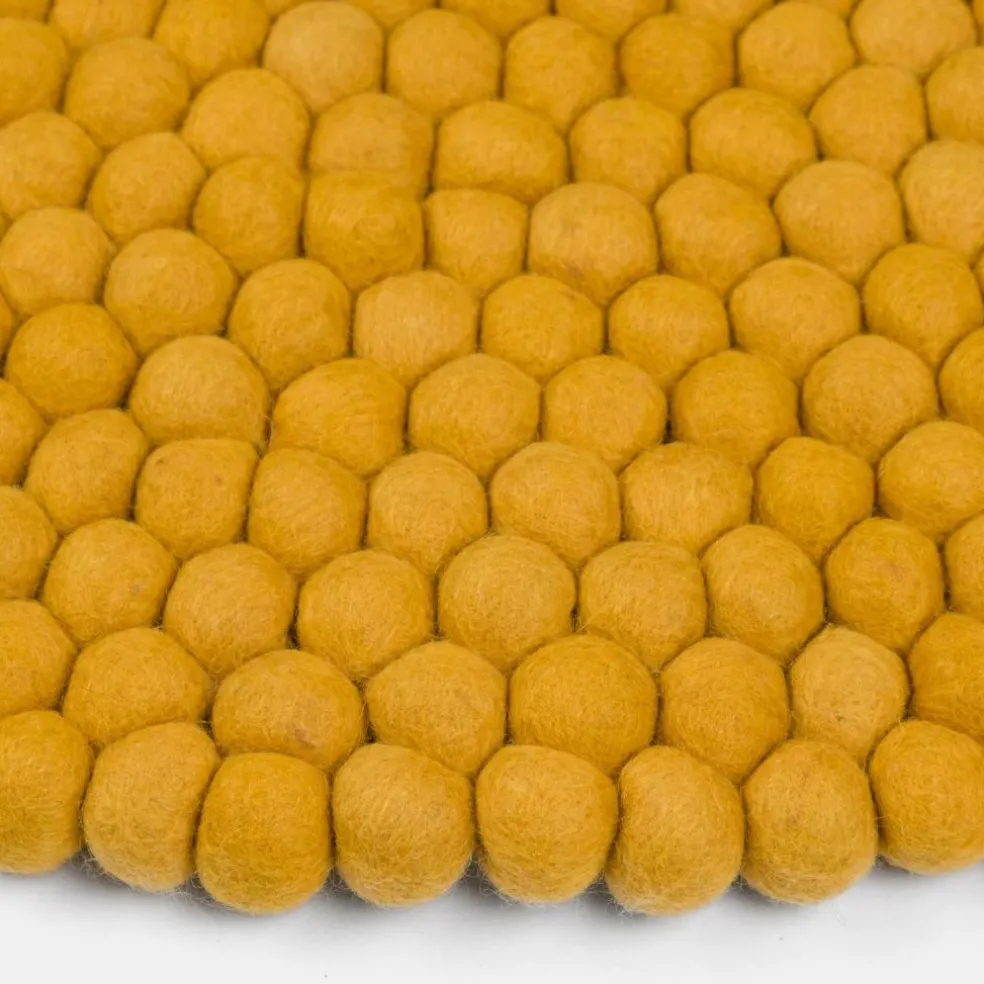 Klara Filzkugelteppich