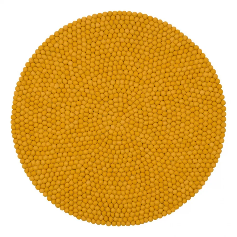 Klara Filzkugelteppich