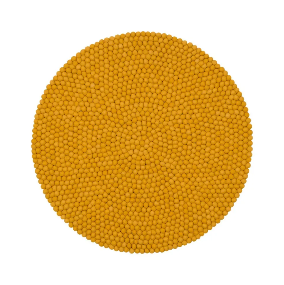 Klara Filzkugelteppich