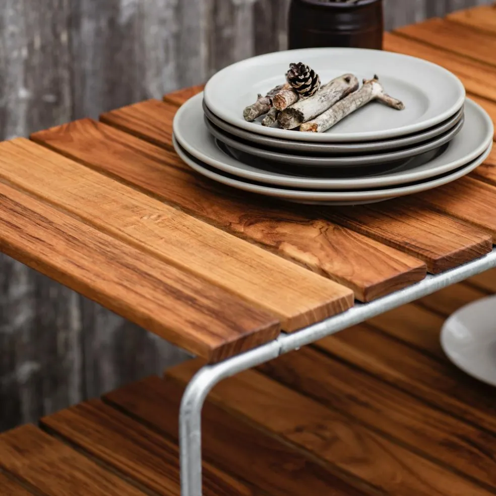 L105 Gartenbeistelltisch Teak