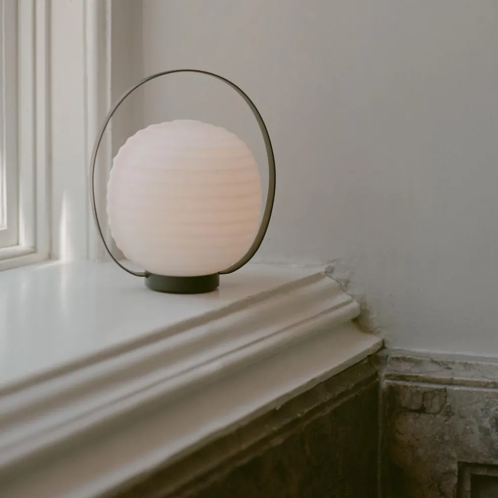 Lantern Portable LED Tischleuchte mit Akku