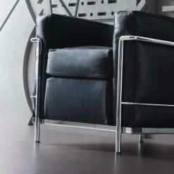LC2 Fauteuil Grand Confort petit modèle