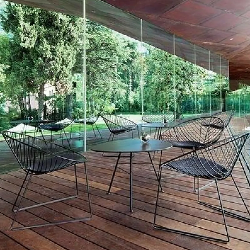 Leaf Garten Beistelltisch dreieckig H50