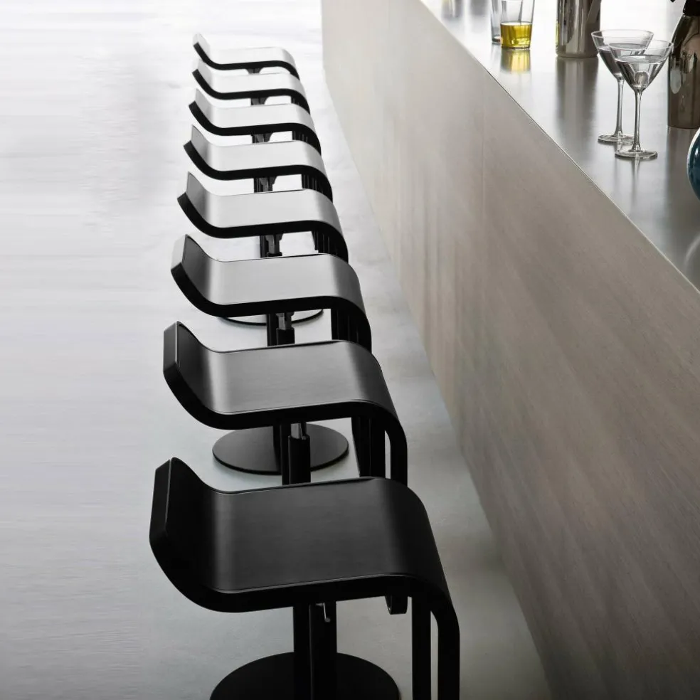 LEM S80 Barhocker Gestell Schwarz Sitzfläche Leder