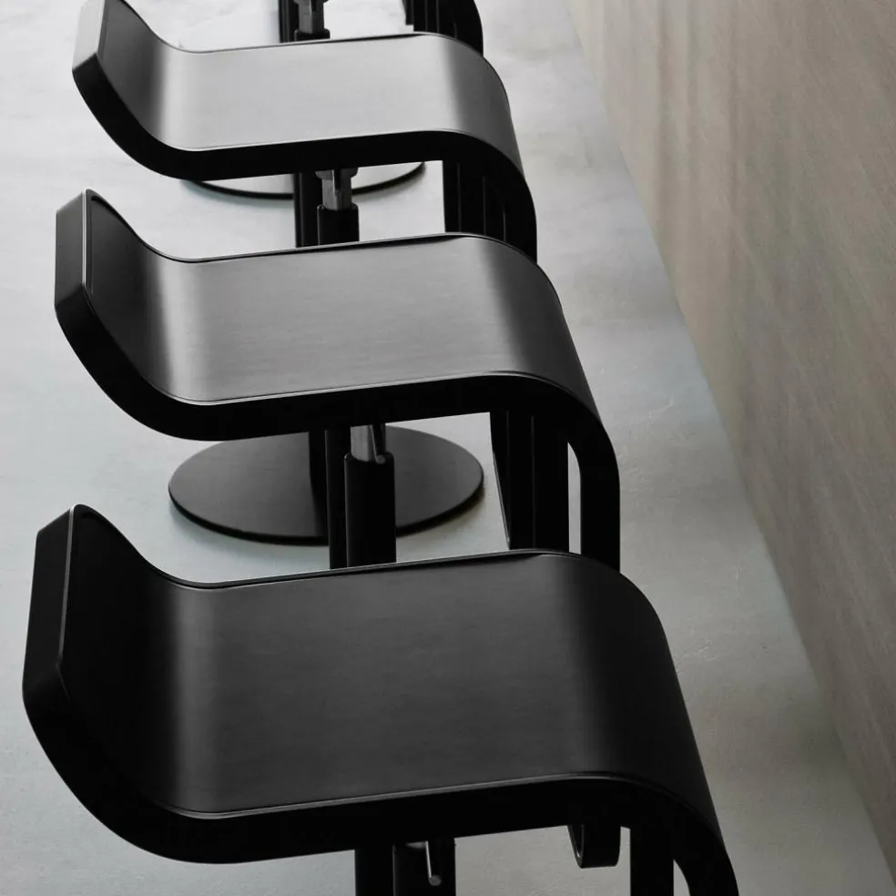 LEM S80 Barhocker Gestell Schwarz Sitzfläche Leder
